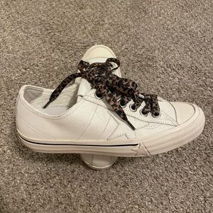 White leather sneaker